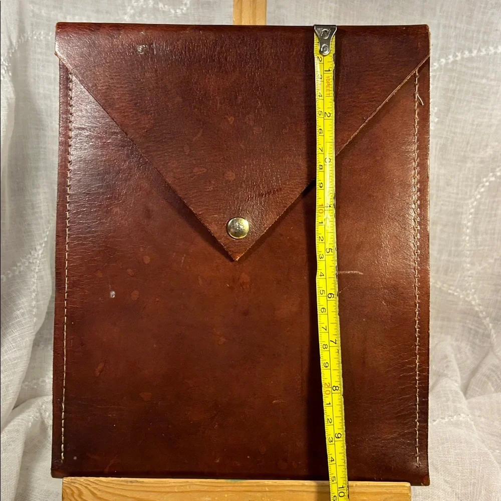 Handmade leather envelope preloved